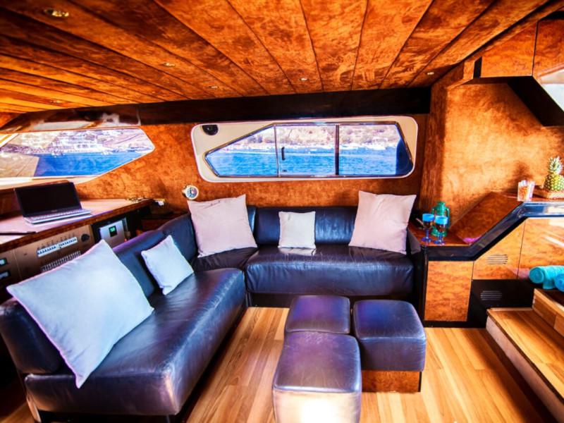 Book yachts online - motorboat - Maiora Fly 58ft - Afroditi - rent