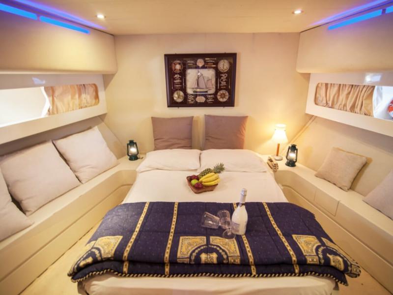 Book yachts online - motorboat - Maiora Fly 58ft - Afroditi - rent