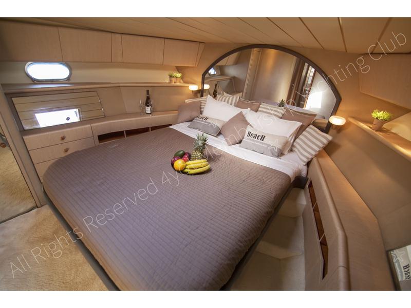 Book yachts online - motorboat - Ferretti 58/64ft - Alter Ego II - rent
