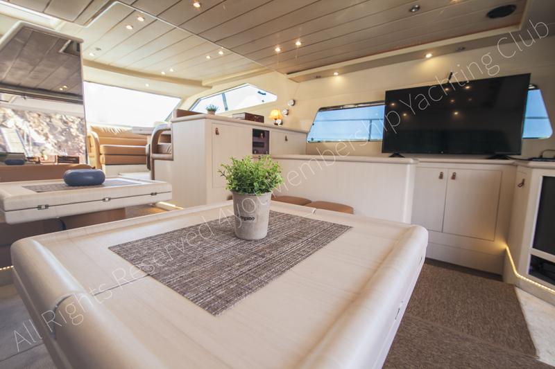Book yachts online - motorboat - Ferretti 58/64ft - Alter Ego II - rent