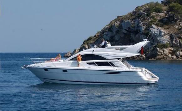 Book yachts online - motorboat - Fairline Phantom 40ft - Alter Ego IV - rent