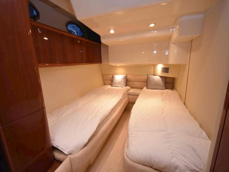 Book yachts online - motorboat - Fairline Phantom 40ft - Alter Ego IV - rent