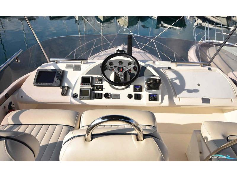 Book yachts online - motorboat - Fairline Phantom 40ft - Alter Ego IV - rent
