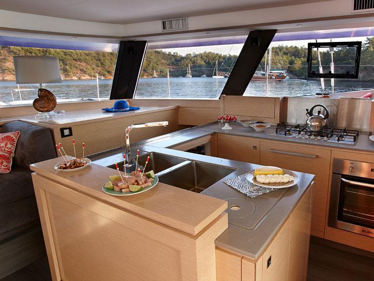 Book yachts online - catamaran - Ipanema 58 - Calufea - rent