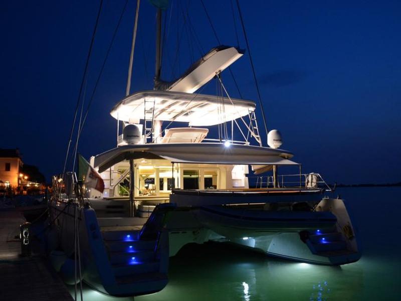 Book yachts online - catamaran - Lagoon 52 - Denilos - rent