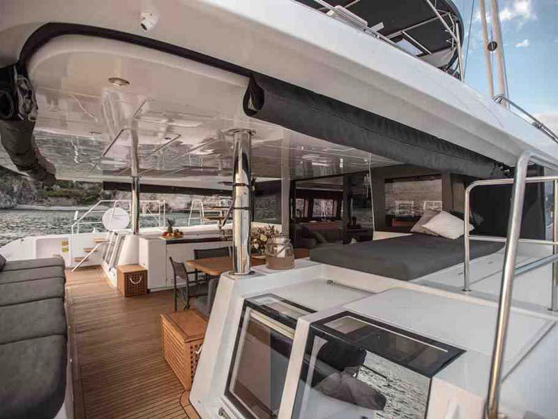 Book yachts online - catamaran - Lagoon 620 Essence - Soleanis II - rent