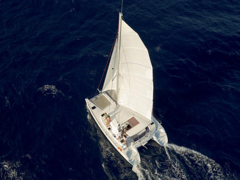 Book yachts online - catamaran - Lagoon 380 - Ploto - rent