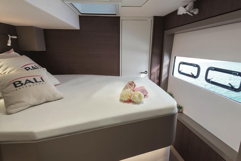 Book yachts online - catamaran - Bali 4.8 - ESTHERA - rent