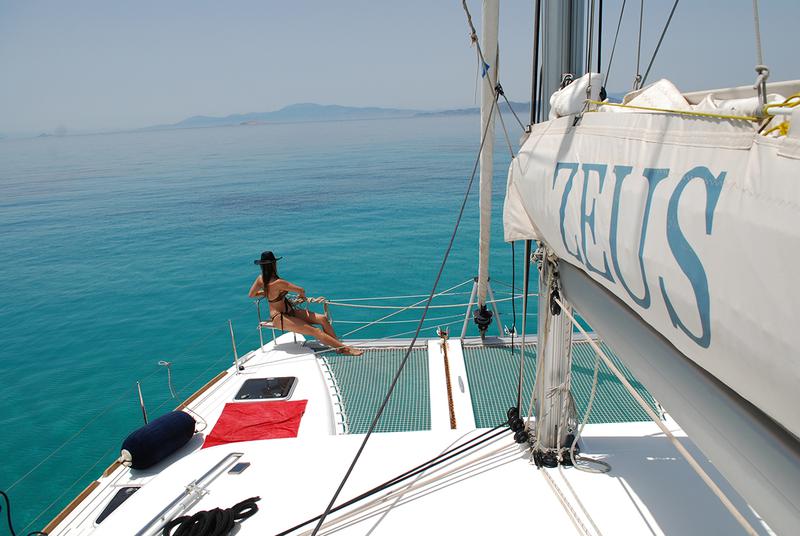 Book yachts online - catamaran - Lagoon 400 - ZEUS (generator, water maker) - rent