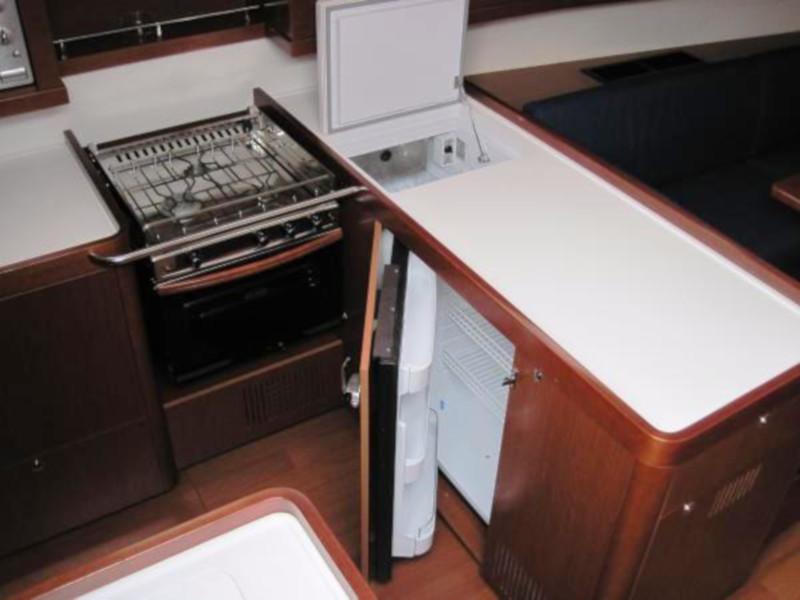 Book yachts online - sailboat - Oceanis 54 - SIRENA De ORO (air condition, generator) - rent