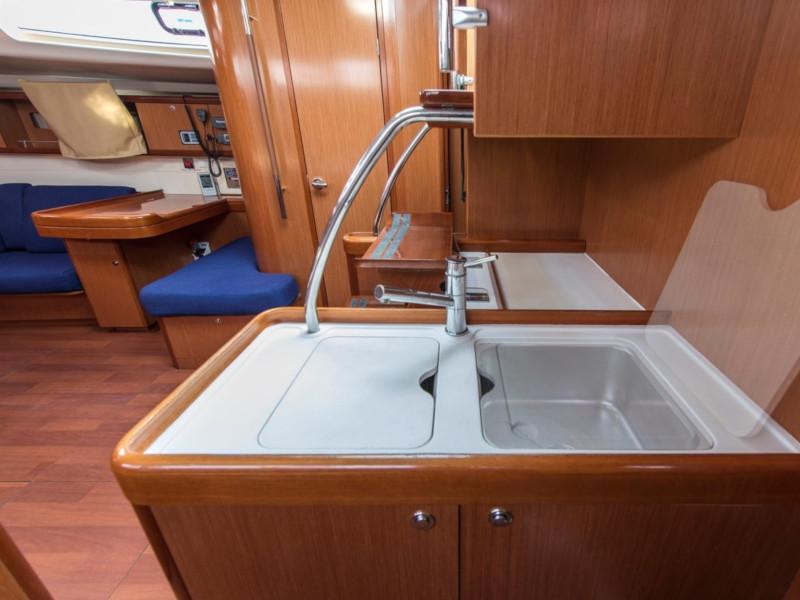 Book yachts online - sailboat - Oceanis 54 - SIRENA De ORO (air condition, generator) - rent