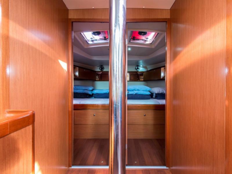 Book yachts online - sailboat - Oceanis 54 - SIRENA De ORO (air condition, generator) - rent