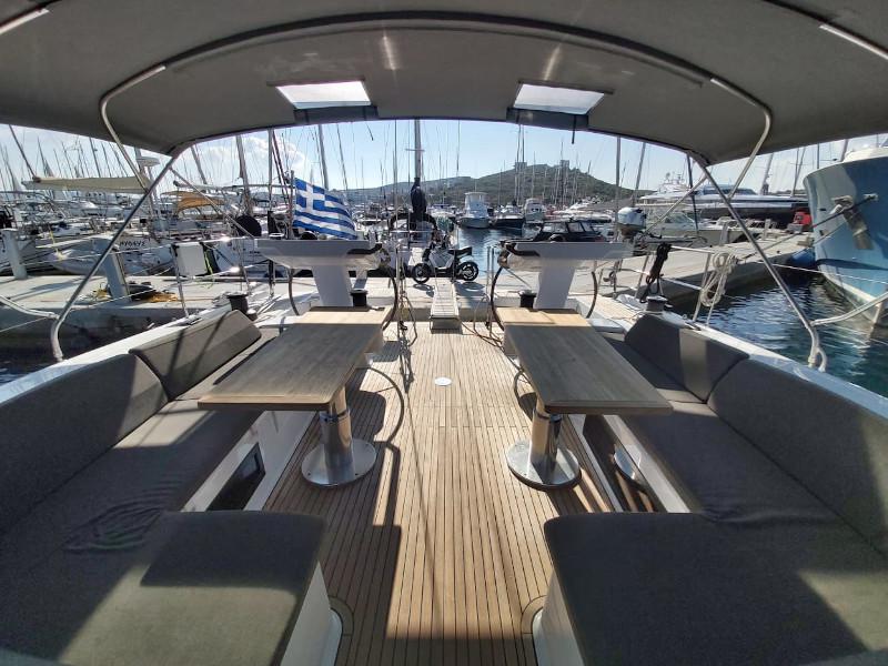 Book yachts online - sailboat - Hanse 548 - Ellora - rent