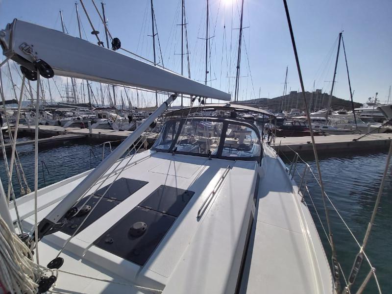Book yachts online - sailboat - Hanse 548 - Ellora - rent