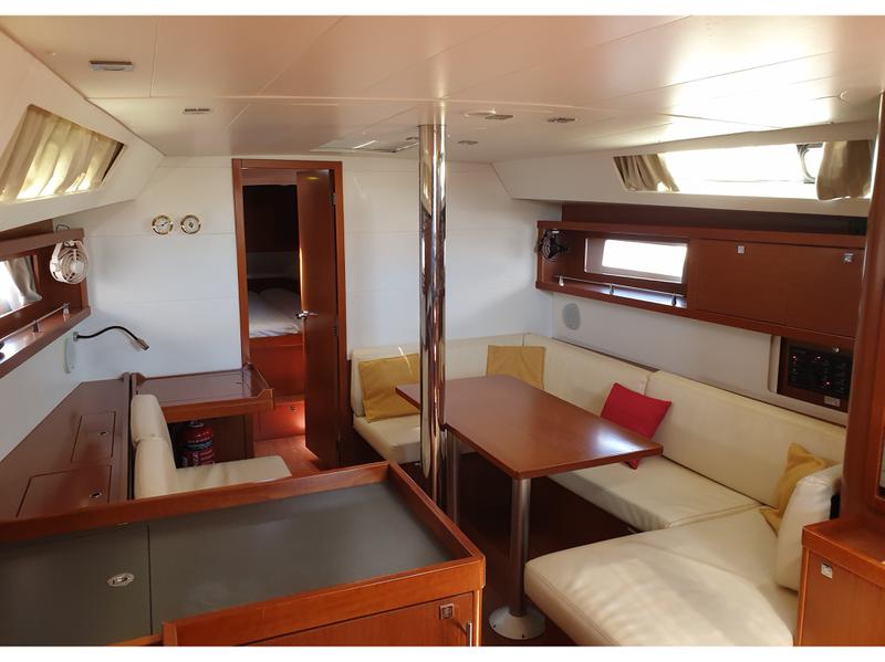 Book yachts online - sailboat - Oceanis 41 - ECSTASEA - rent