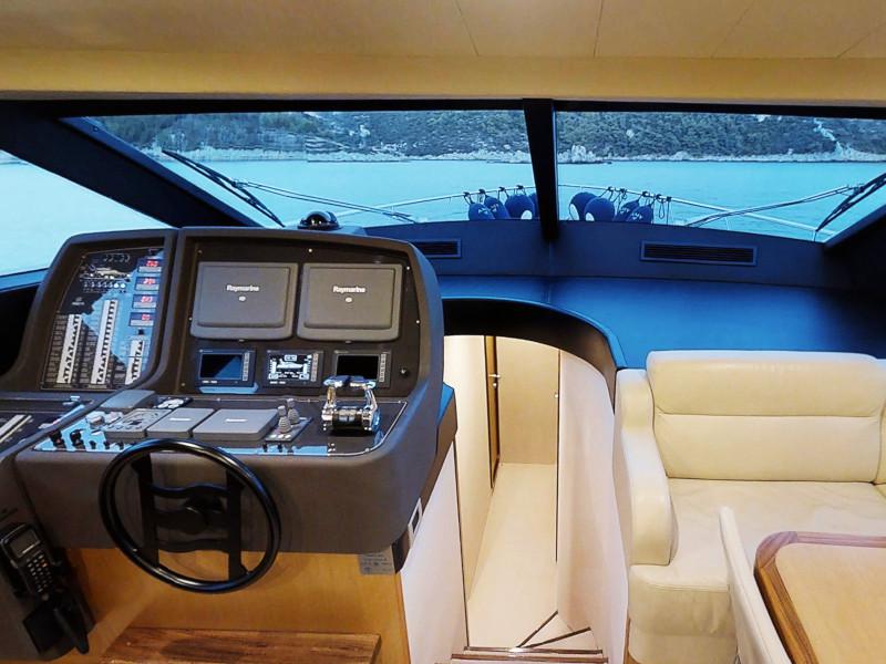 Book yachts online - motorboat - Ferretti 630 - AMY - rent