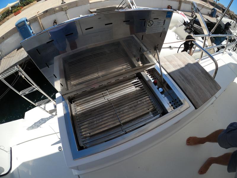 Book yachts online - catamaran - Fountaine Pajot Astréa 42 - Astrea (watermaker+generator) - rent