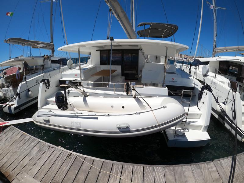 Book yachts online - catamaran - Fountaine Pajot Astréa 42 - Astrea (watermaker+generator) - rent
