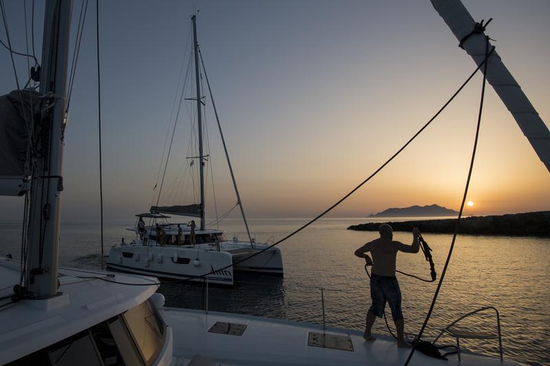 Book yachts online - catamaran - Fountaine Pajot Astréa 42 - Astrea (watermaker+generator) - rent