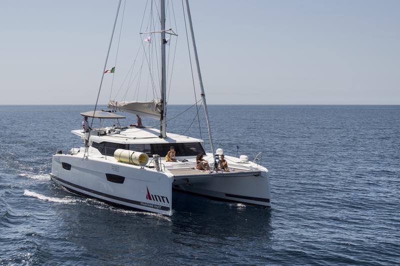 Book yachts online - catamaran - Fountaine Pajot Astréa 42 - Astrea (watermaker+generator) - rent