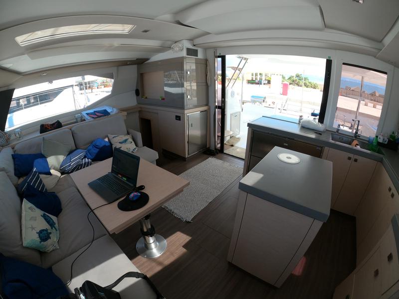 Book yachts online - catamaran - Fountaine Pajot Saona 47 - Saona (Ac in all cabins+Wm+Gen+Bbq) - rent