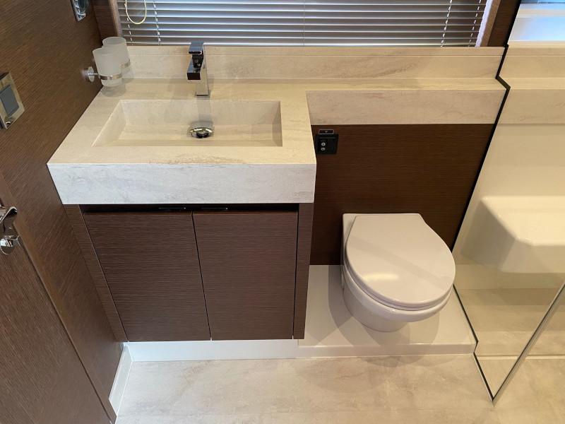 Book yachts online - motorboat - Prestige 590 Fly - The Sun - rent