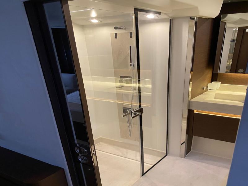 Book yachts online - motorboat - Prestige 590 Fly - The Sun - rent