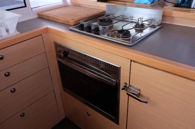 Book yachts online - catamaran - Lagoon 450 Crewed - Iris IV - rent