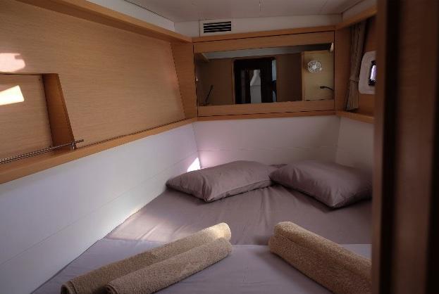 Book yachts online - catamaran - Lagoon 450 Crewed - Iris IV - rent