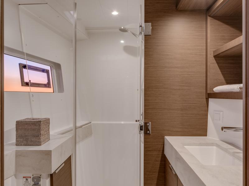 Book yachts online - catamaran - Lagoon 40 - Sunshine (VIP Equipment incl. A/C, Generator, Water Maker) - rent