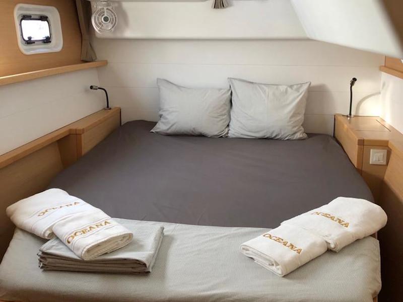 Book yachts online - catamaran - Lagoon 450  Flybridge - Oceana (VIP Equipment incl A/C, Generator, Water Maker, PS 4, Dishwasher, Washer+Dryer) - rent