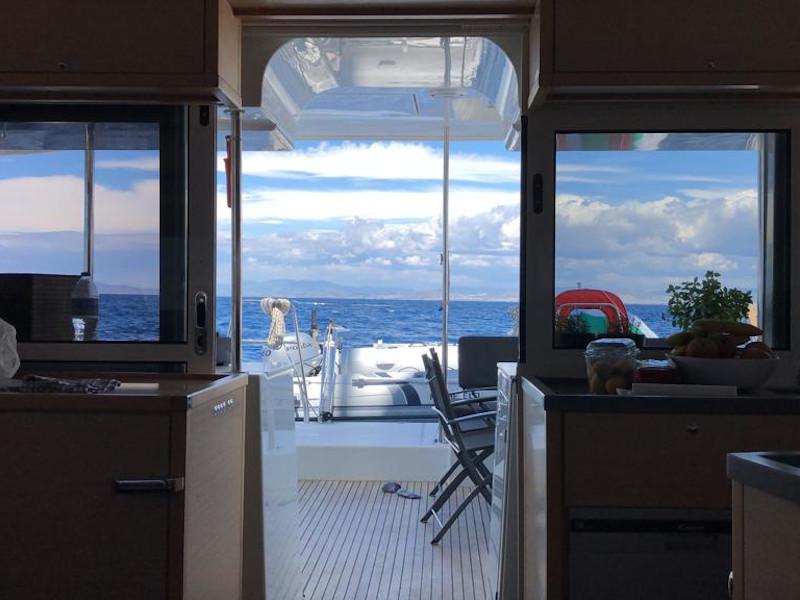 Book yachts online - catamaran - Lagoon 450  Flybridge - Oceana (VIP Equipment incl A/C, Generator, Water Maker, PS 4, Dishwasher, Washer+Dryer) - rent