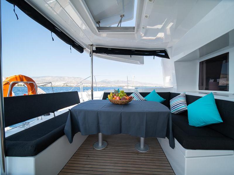 Book yachts online - catamaran - Lagoon 450  Flybridge - ANNIE (generator, air condition, water maker) - rent