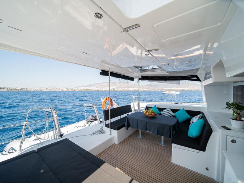 Book yachts online - catamaran - Lagoon 450  Flybridge - ANNIE (generator, air condition, water maker) - rent