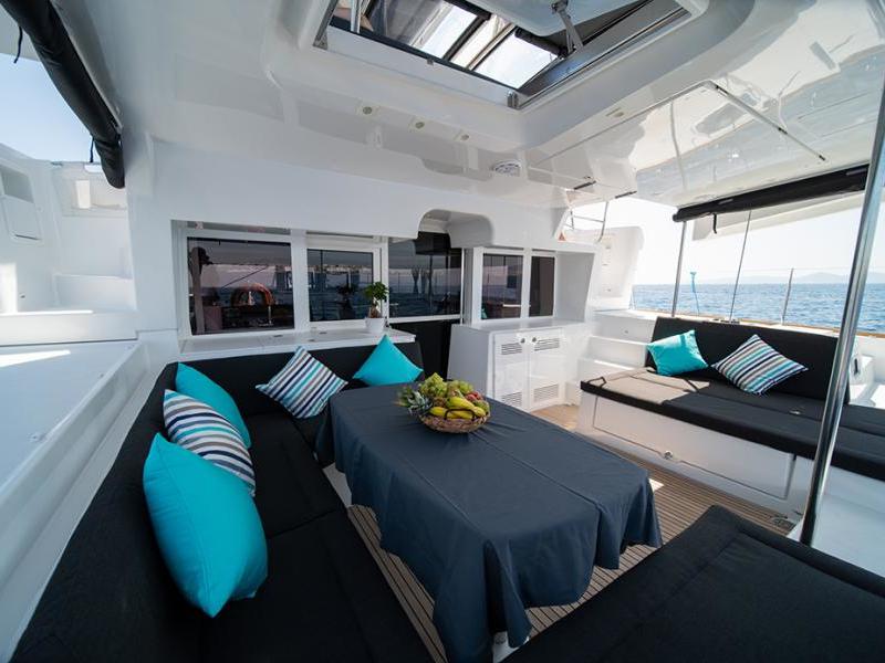 Book yachts online - catamaran - Lagoon 450  Flybridge - ANNIE (generator, air condition, water maker) - rent