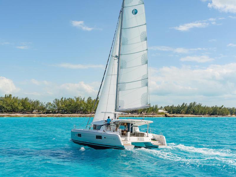 Book yachts online - catamaran - Lagoon 42 - BLUE STEEL (generator, air condition, water maker, undewater lights) - rent