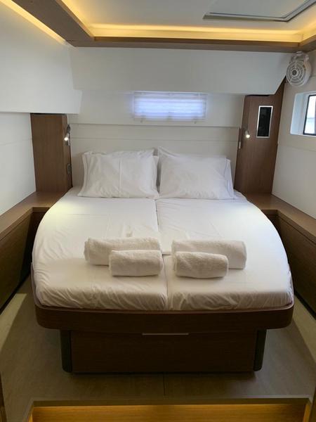 Book yachts online - catamaran - Lagoon 46 - WHITE PEARL (generator, air condition, water maker) *Skippered only* - rent