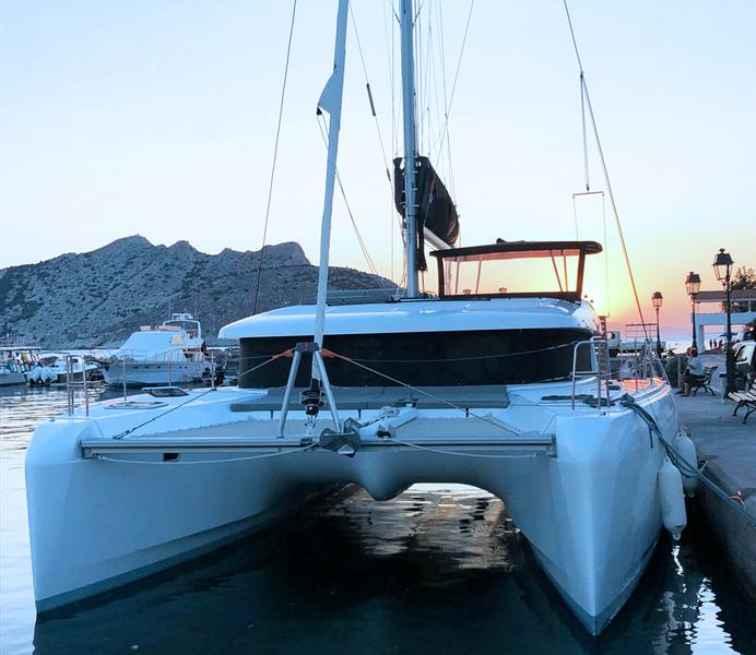 Book yachts online - catamaran - Lagoon 42 - ALEXANDROS (generator, air condition, watermaker) - rent