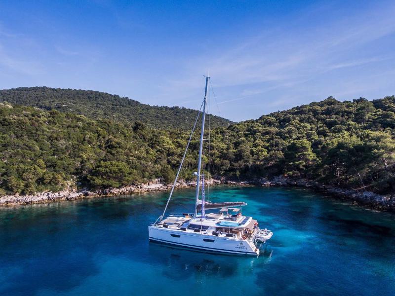 Book yachts online - catamaran - Saba 50 - Princess Aphrodite (crewed) - rent