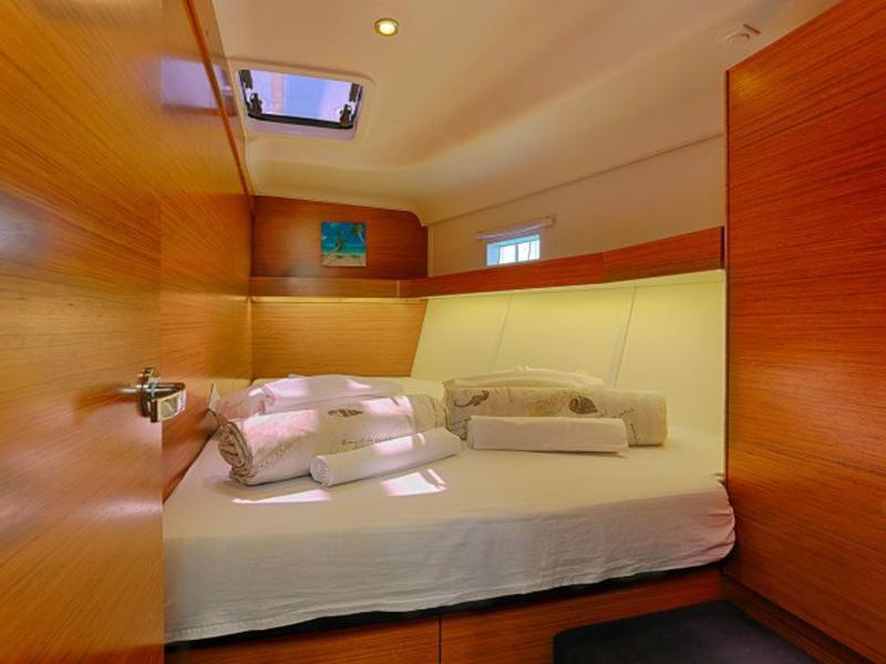 Book yachts online - sailboat - Elan 494 Impression - Lucija I - rent