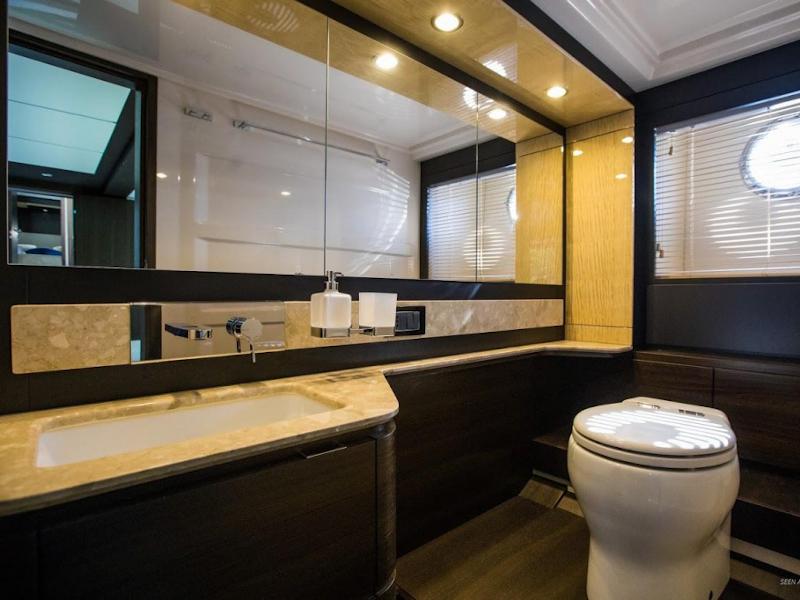 Book yachts online - motorboat - Azimut 66 Fly - Tamara II - rent