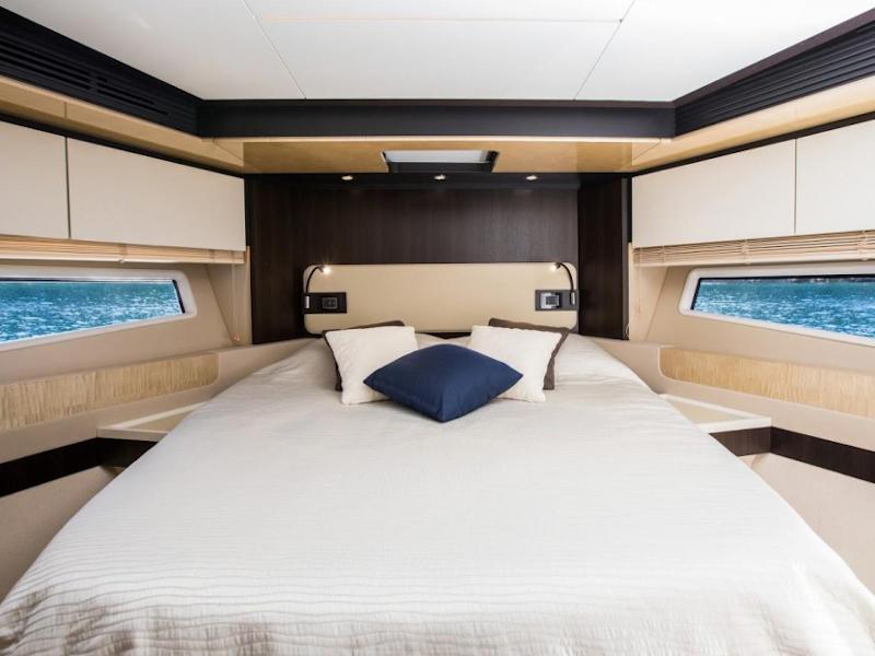 Book yachts online - motorboat - Azimut 66 Fly - Tamara II - rent