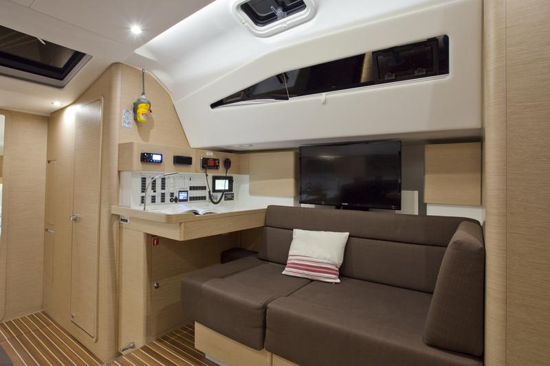 Book yachts online - sailboat - Elan 50 Impression (4+1 cabins) - FRIENDS - AC and generator - rent