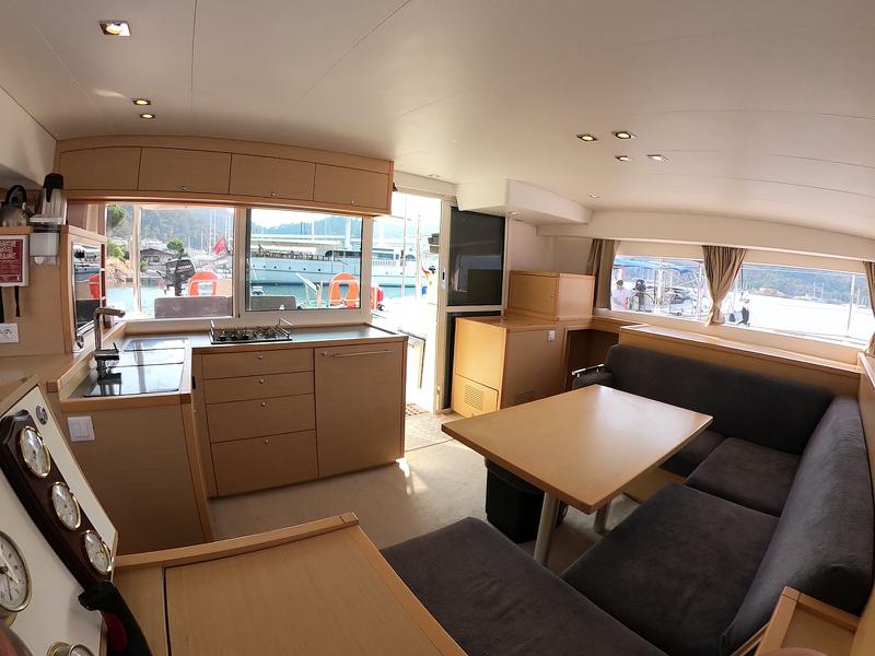 Book yachts online - catamaran - Lagoon 400 S2 - Suncity 2 - rent