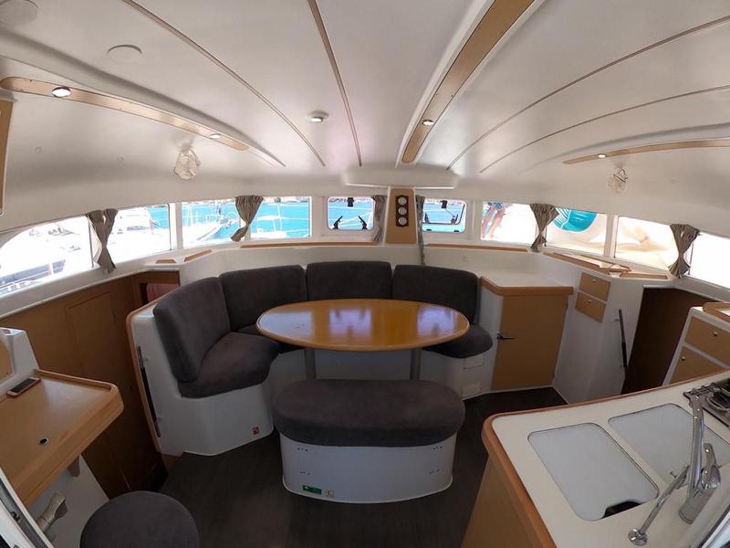 Book yachts online - catamaran - Lagoon 380 - Suncity 1 - rent