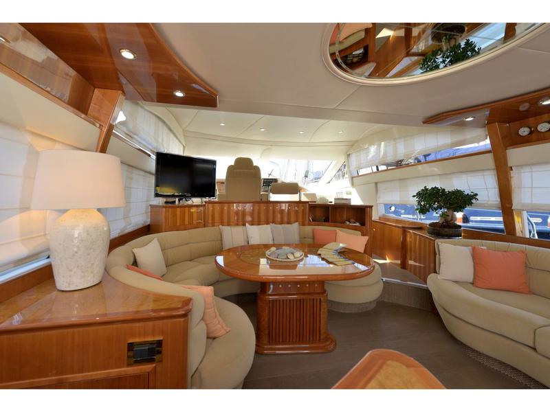 Book yachts online - motorboat - Azimut 58 - Poseidon - rent
