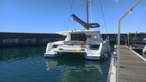 Book yachts online - catamaran - Astréa 42 - Dorella - rent