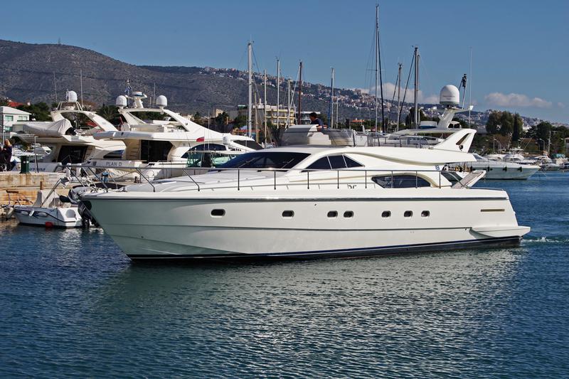 Book yachts online - motorboat - Ferretti 57 Fly Anniversary - Palmyra - rent