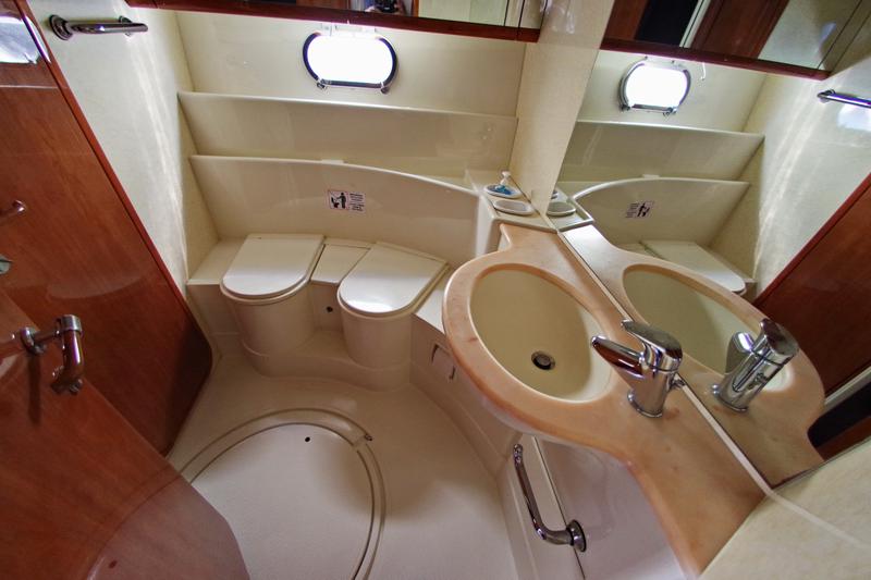 Book yachts online - motorboat - Ferretti 57 Fly Anniversary - Palmyra - rent