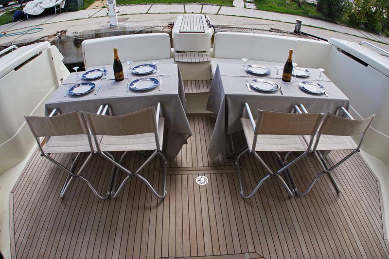 Book yachts online - motorboat - Ferretti 57 Fly Anniversary - Palmyra - rent